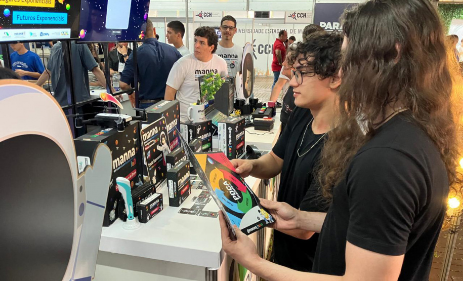 Governo do Paraná mobiliza conhecimento, inovação e serviços em evento de ciência e tecnologia