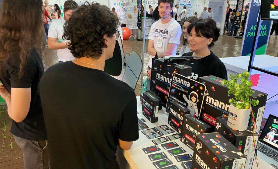 Governo do Paraná mobiliza conhecimento, inovação e serviços em evento de ciência e tecnologia