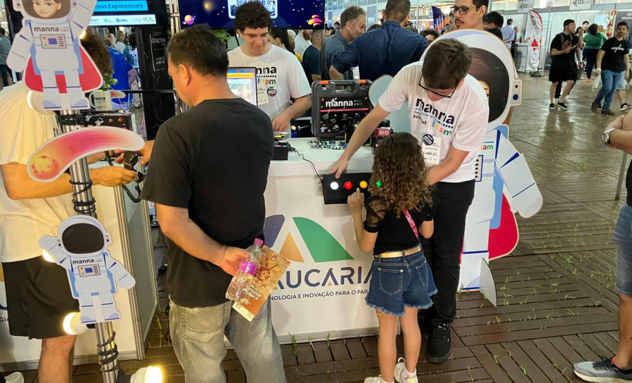 Governo do Paraná mobiliza conhecimento, inovação e serviços em evento de ciência e tecnologia