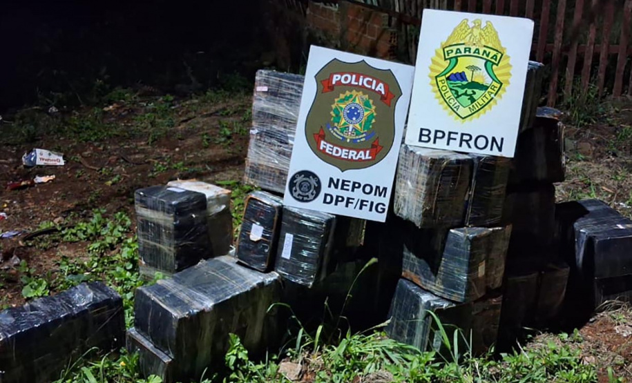 PMPR prende dupla com quase meia tonelada de maconha em Foz do Iguaçu; carga é avaliada em R$ 1,4 milhão