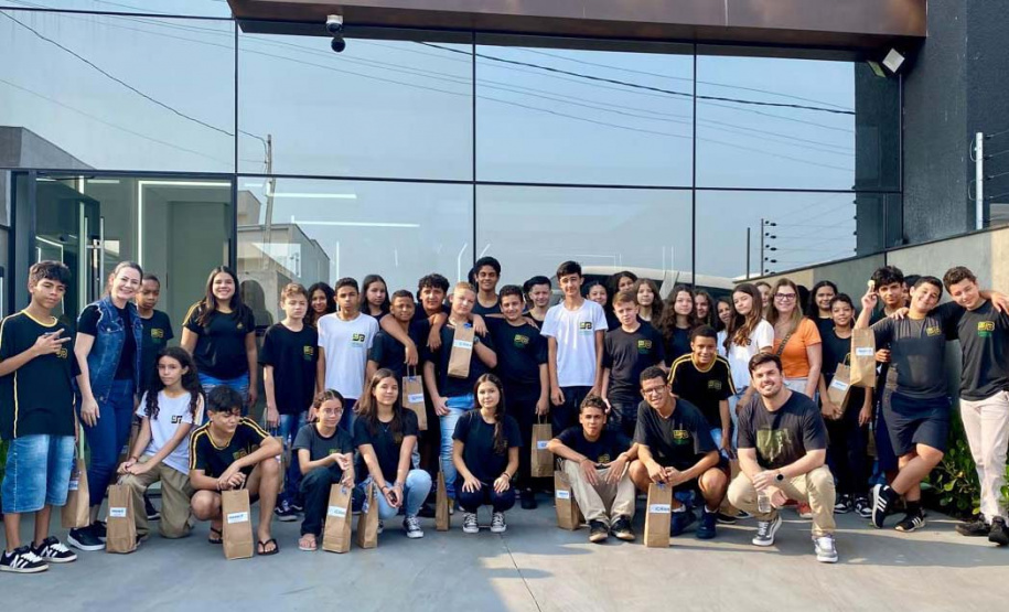 Rota da Inovação leva alunos da rede estadual para conhecer ambientes inovadores