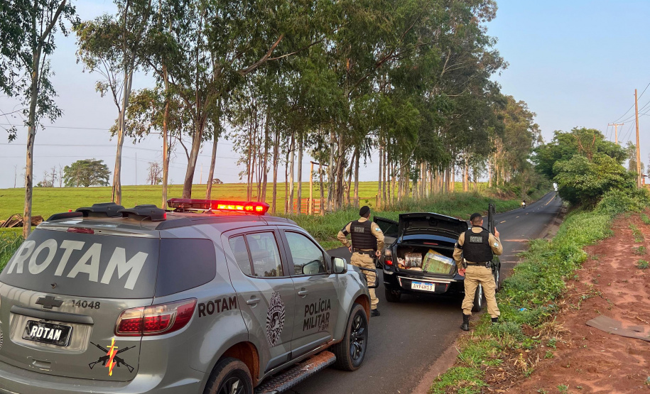 PMPR aprende mais de meia tonelada de maconha em abordagem a veículo