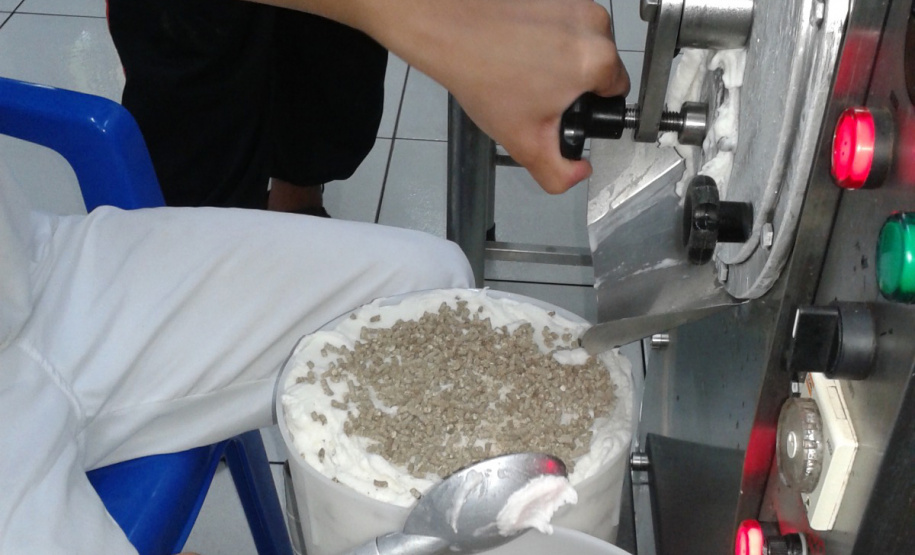 Tilápia vira vestuário, material hospitalar e suplemento alimentício em laboratório da UEM