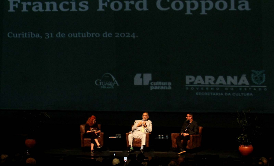 Diretor de "O Poderoso Chefão", Francis Ford Coppola lota Teatro Guaíra em aula de cinema