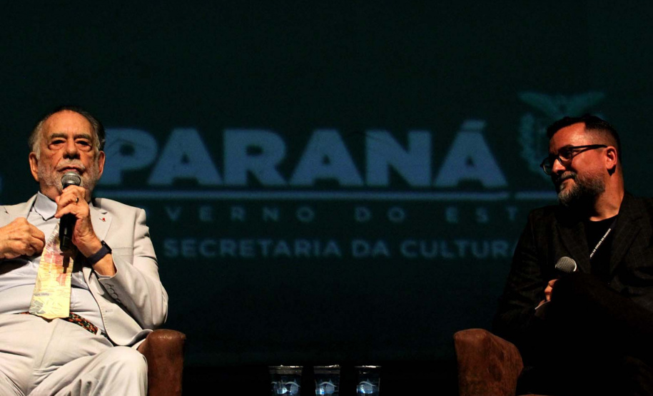 Diretor de "O Poderoso Chefão", Francis Ford Coppola lota Teatro Guaíra em aula de cinema