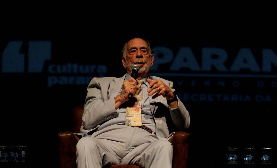 Diretor de "O Poderoso Chefão", Francis Ford Coppola lota Teatro Guaíra em aula de cinema