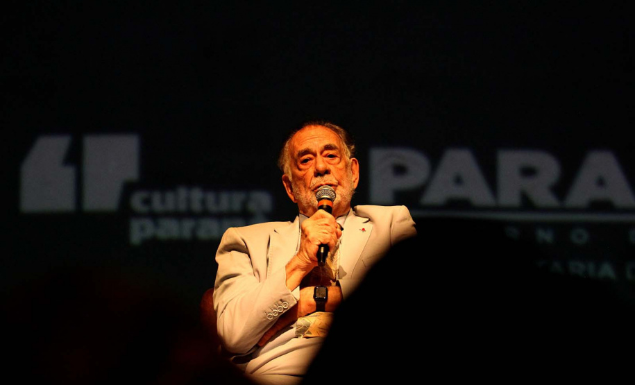 Diretor de "O Poderoso Chefão", Francis Ford Coppola lota Teatro Guaíra em aula de cinema