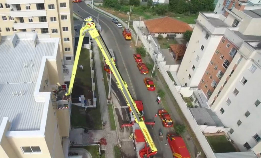 Plataformas mecânicas de 54 metros completam 5 anos de operação no CBMPR