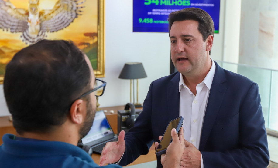 GOV ENTREGA NOTEBOOKS