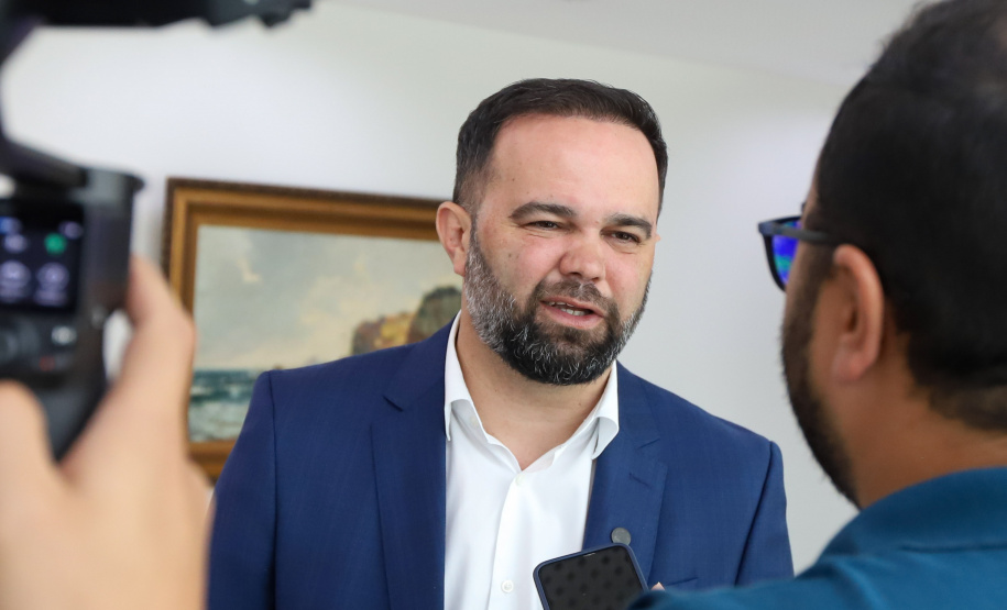 GOV ENTREGA NOTEBOOKS