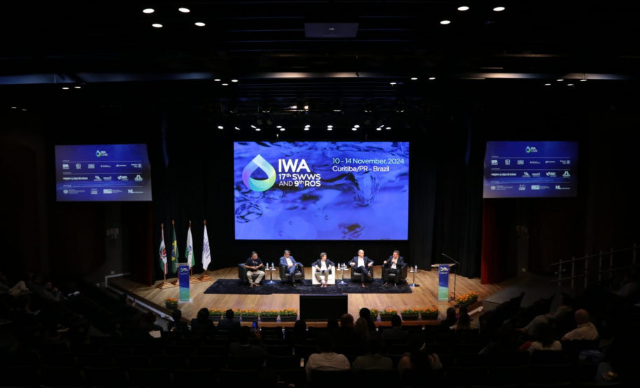 Acordo internacional de colaboração sobre saneamento é assinado em Curitiba