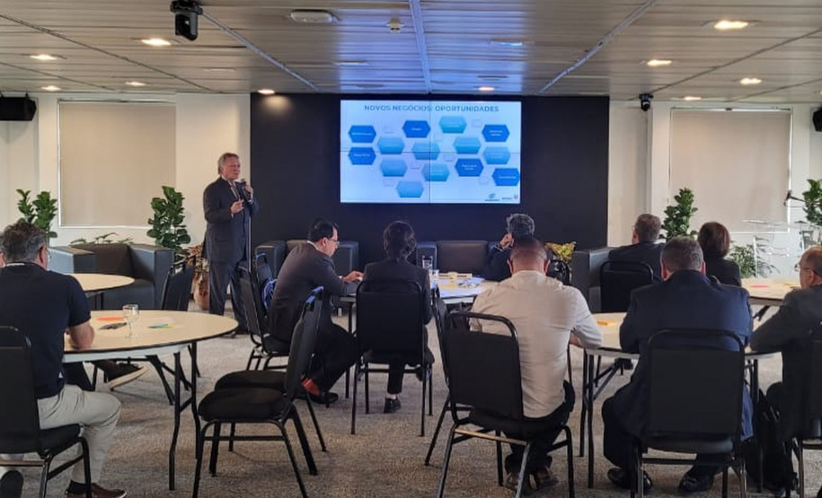 Acordo internacional de colaboração sobre saneamento é assinado em Curitiba