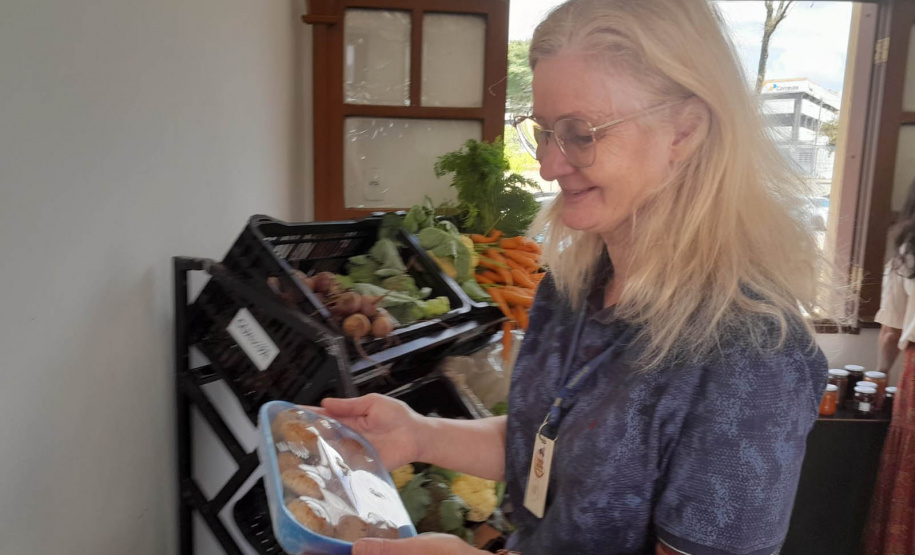 Produtores da Bacia do Miringuava fazem Feira de Produtos Sustentáveis na Sanepar