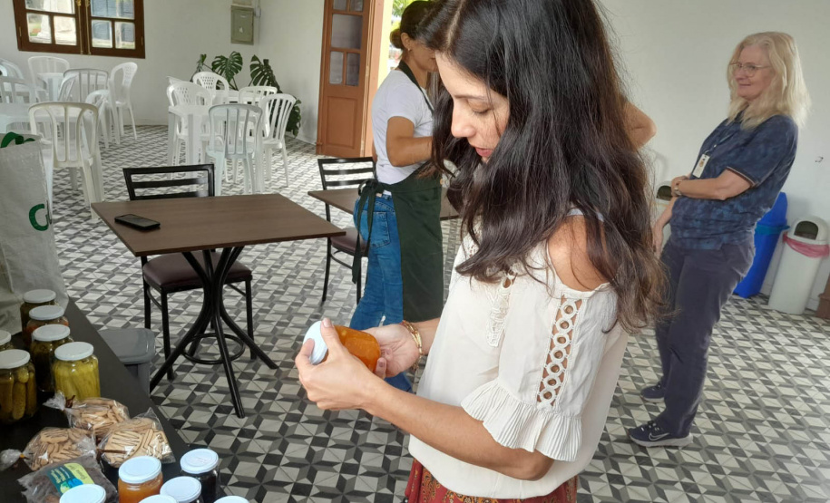 Produtores da Bacia do Miringuava fazem Feira de Produtos Sustentáveis na Sanepar