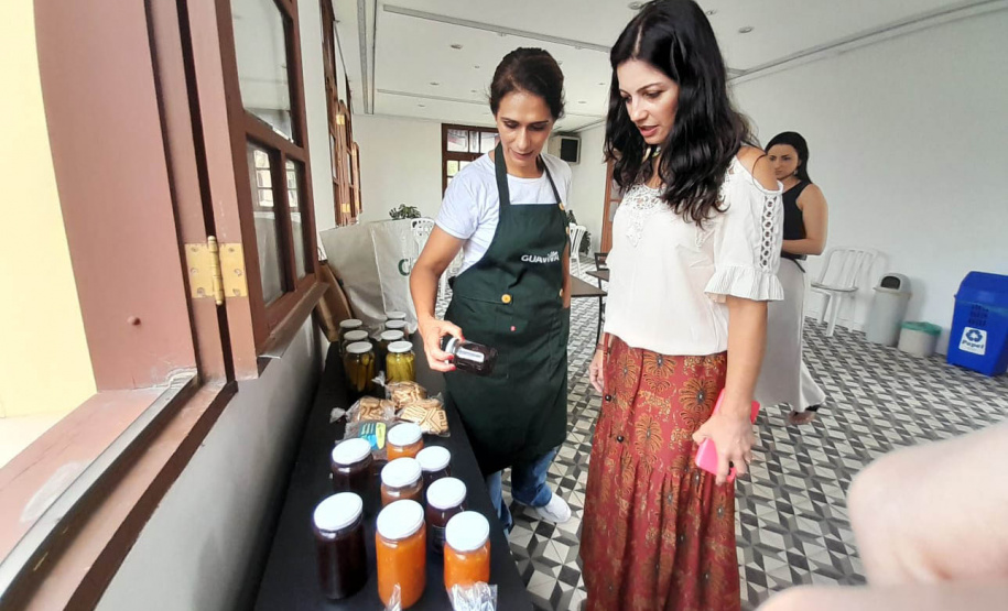 Produtores da Bacia do Miringuava fazem Feira de Produtos Sustentáveis na Sanepar