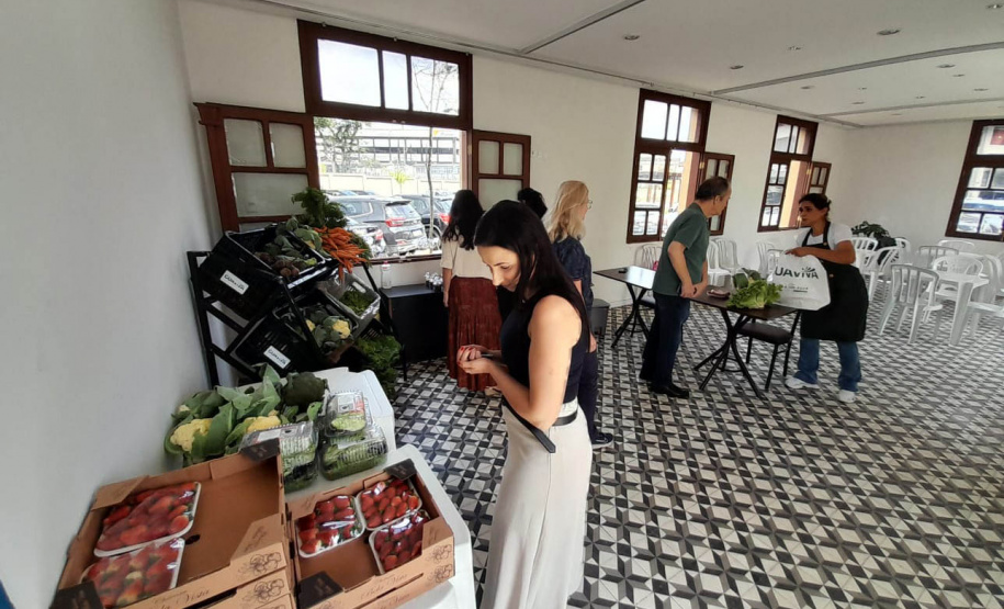 Produtores da Bacia do Miringuava fazem Feira de Produtos Sustentáveis na Sanepar