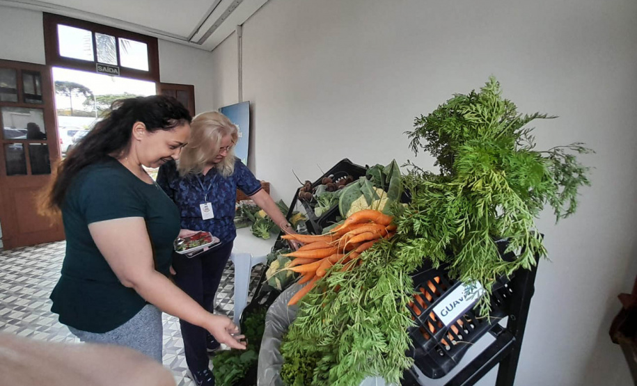 Produtores da Bacia do Miringuava fazem Feira de Produtos Sustentáveis na Sanepar