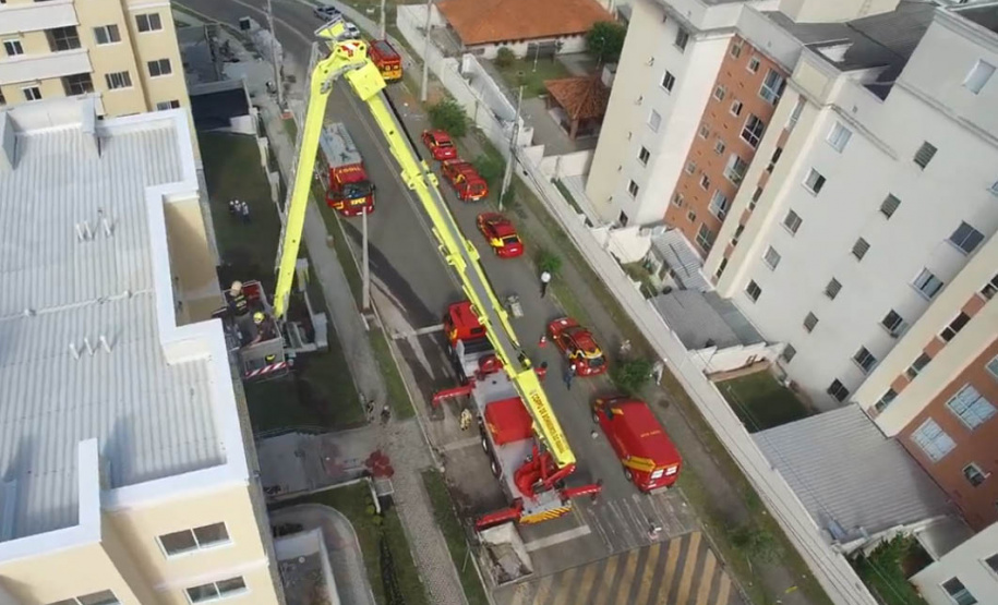 Plataformas mecânicas de 54 metros completam 5 anos de operação no CBMPR