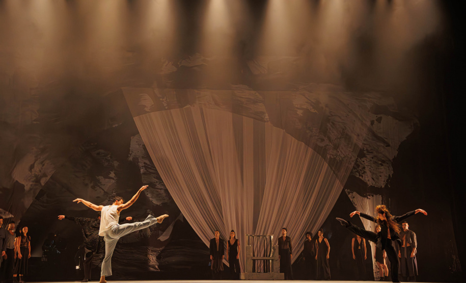 Mais nova obra do Balé Teatro Guaíra, “Orfeu e Eurídice” conquista o público