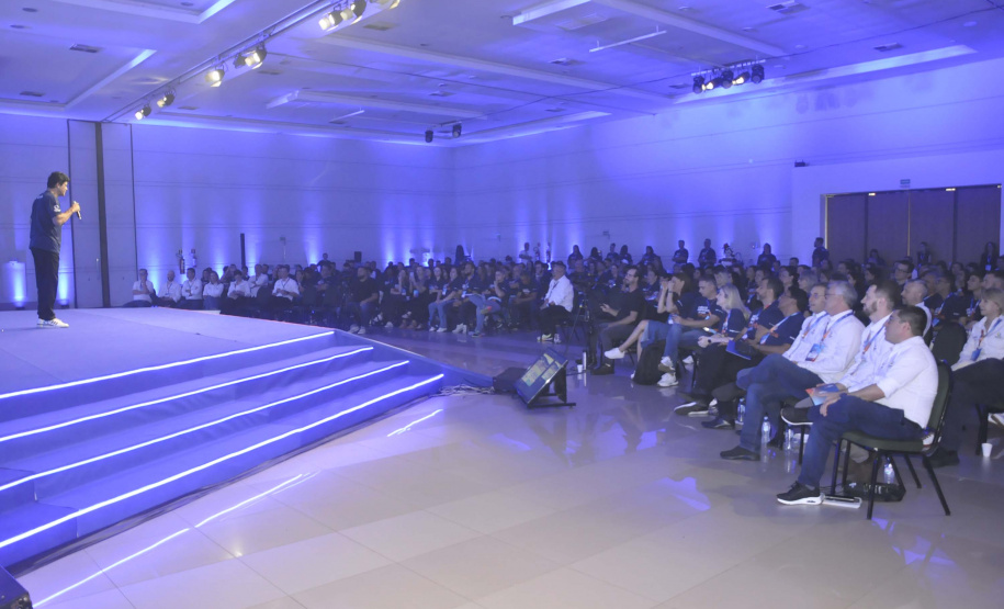 Fomento Paraná e Sebrae PR reúnem agentes de crédito em encontro estadual em Foz do Iguaçu