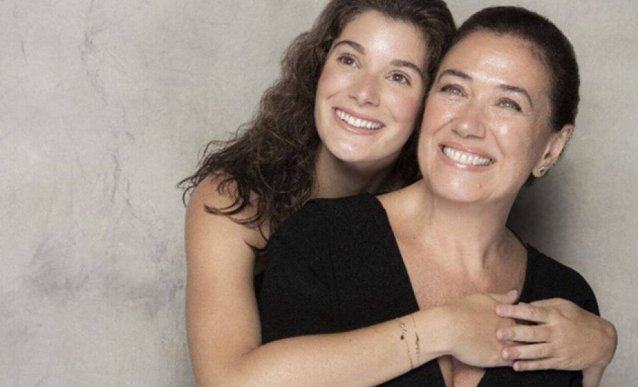 TEATRO GUAÍRA PEÇA ATRIZ Lilia Cabral e a filha