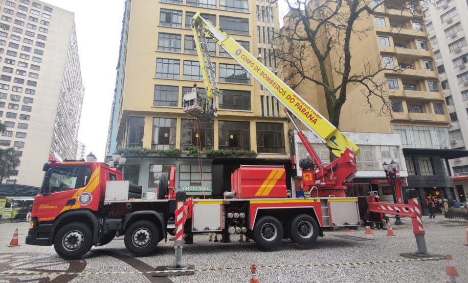 Plataformas mecânicas de 54 metros completam 5 anos de operação no CBMPR