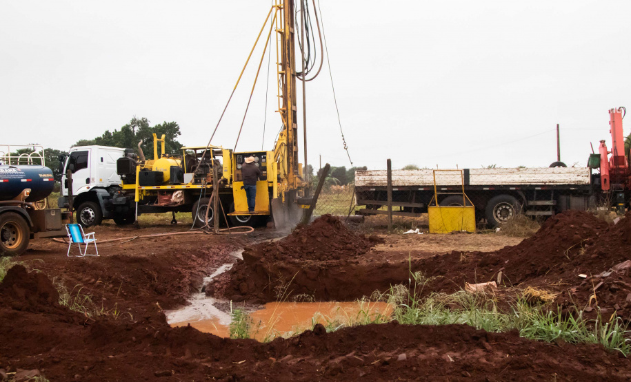 Governo do Estado, por meio do programa Água no Campo, prevê perfurar 200 poços artesianos em 2025.