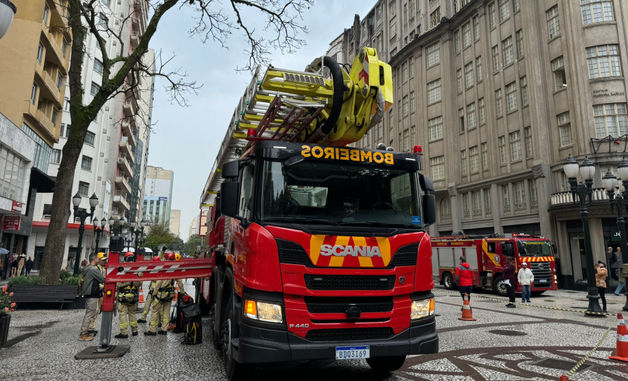 Plataformas mecânicas de 54 metros completam 5 anos de operação no CBMPR