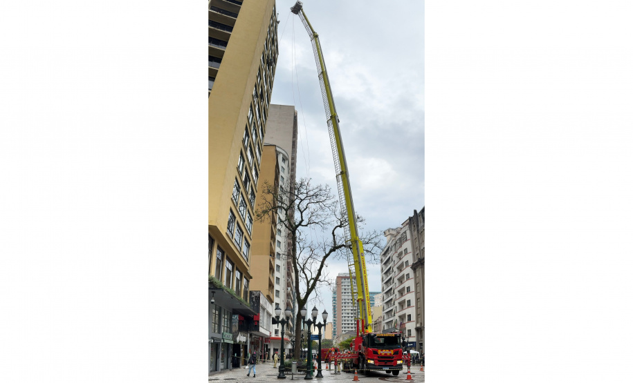 Plataformas mecânicas de 54 metros completam 5 anos de operação no CBMPR