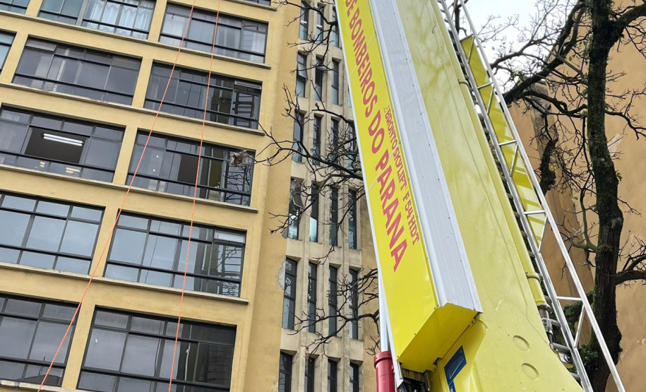 Plataformas mecânicas de 54 metros completam 5 anos de operação no CBMPR