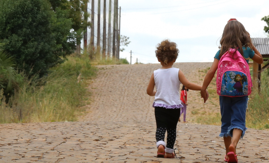 Edital de R$ 100 milhões para instituições que atendem crianças e adolescentes já pode ser acessado