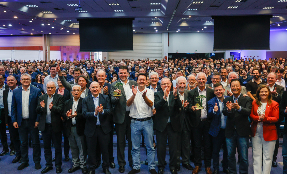 O governador Carlos Massa Ratinho Junior destacou, durante a abertura do Encontro das Cooperativas Paranaenses, nesta sexta-feira (29), a importância do sistema de cooperativo paranaense para os avanços econômicos do Estado.