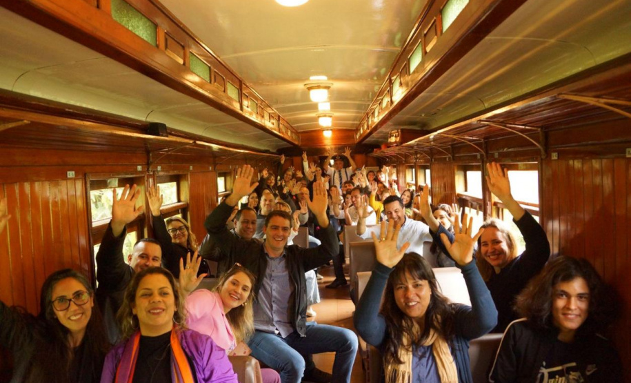 Gastronomia típica, música e cultura: Novo passeio de trem é opção turística para o verão paranaense