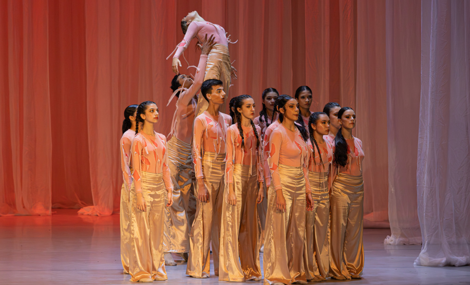 Escola de Dança Teatro Guaíra convida o público para o espetáculo  “Crisálida”
