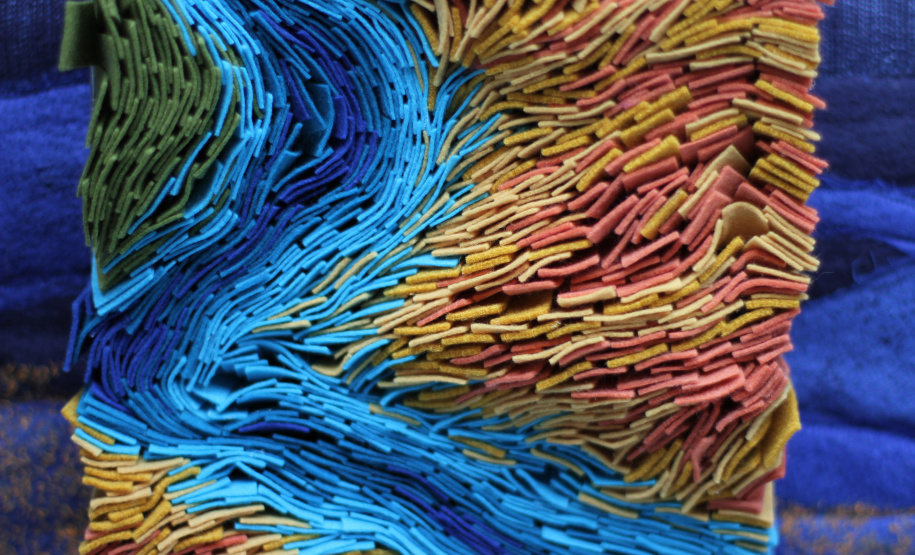 Exposição coletiva traz arte têxtil ao Espaço Cultural BRDE