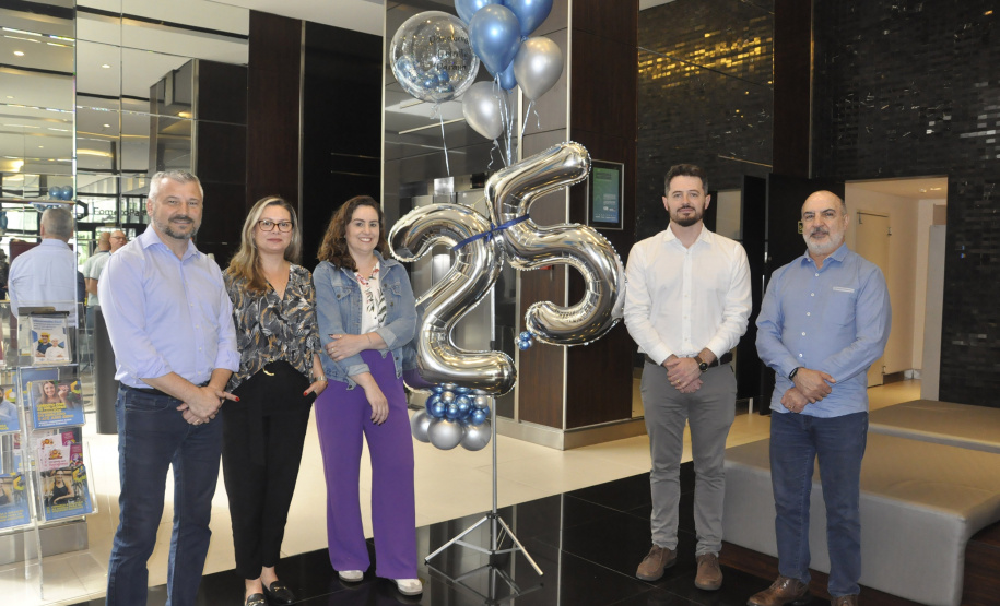 FOMENTO PR COMPLETA 25 ANOS