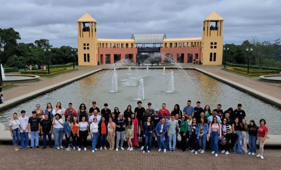 Mais de 400 pessoas já conheceram atrativos turísticos do Estado gratuitamente pelo Paraná + Viagem