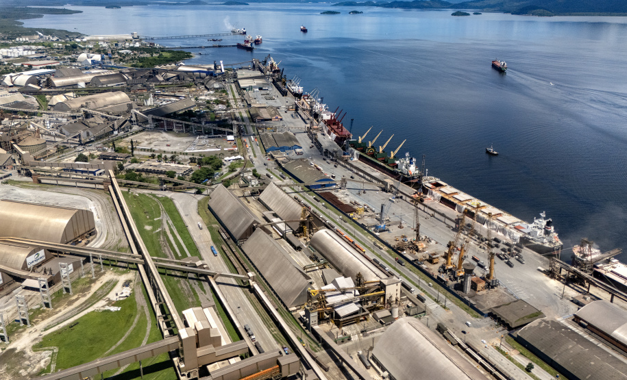 PORTOS DO PARANÁ ARRENDAMENTO ÁREA PAR15