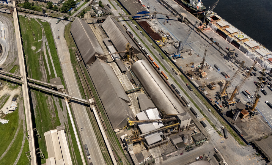 PORTOS DO PARANÁ ARRENDAMENTO ÁREA PAR15