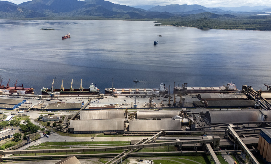 PORTOS DO PARANÁ ARRENDAMENTO ÁREA PAR15