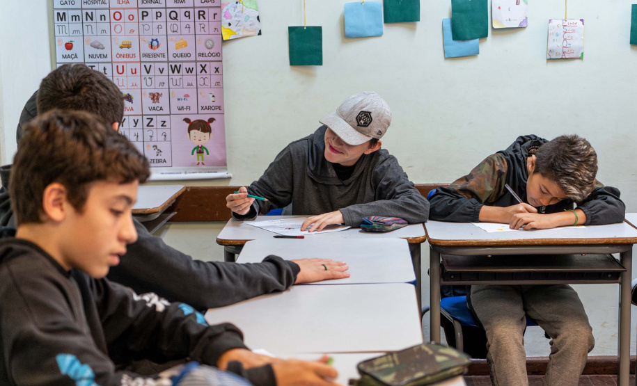 Última avaliação da Prova Paraná de 2024 é aplicada esta semana tendo inclusão como prioridade