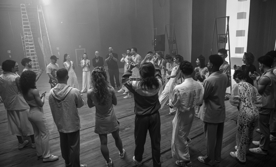 Mais nova obra do Balé Teatro Guaíra, “Orfeu e Eurídice” conquista o público