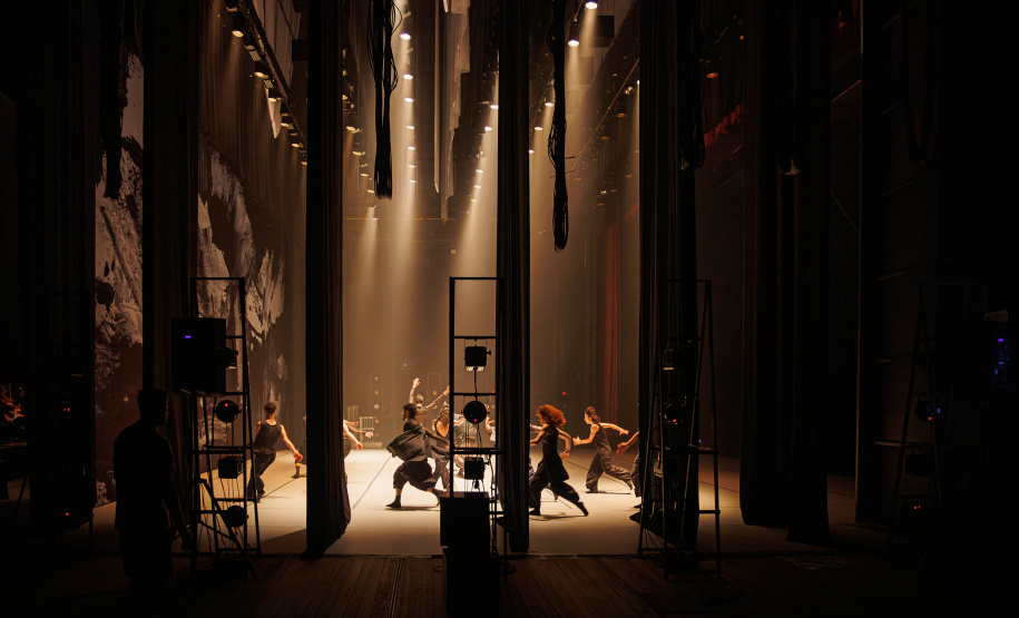 Mais nova obra do Balé Teatro Guaíra, “Orfeu e Eurídice” conquista o público