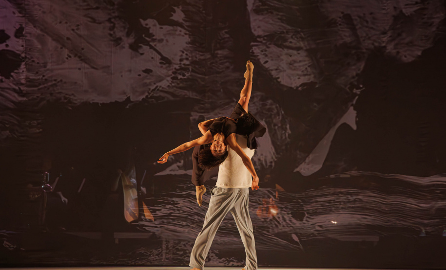 Mais nova obra do Balé Teatro Guaíra, “Orfeu e Eurídice” conquista o público