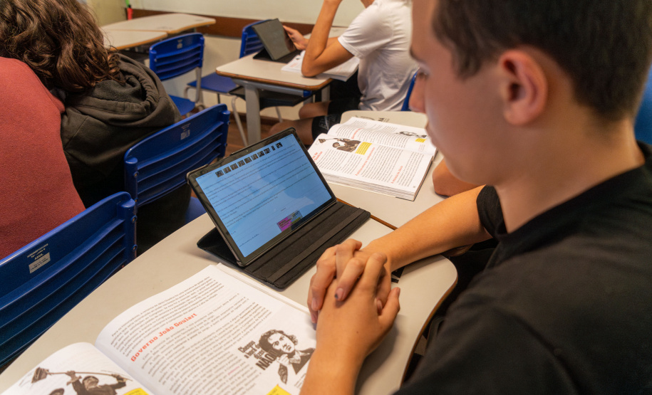 Olimpíada de Inteligência Artificial: Governo do Paraná vai apoiar estudantes em competição global de IA