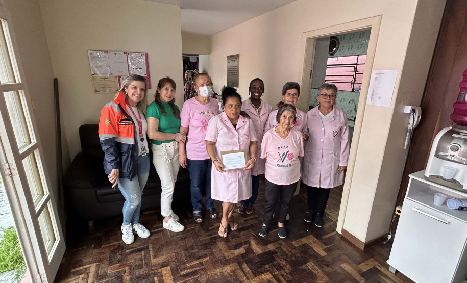 Cestas básicas arrecadadas na Corrida do Porto são distribuídas em Paranaguá