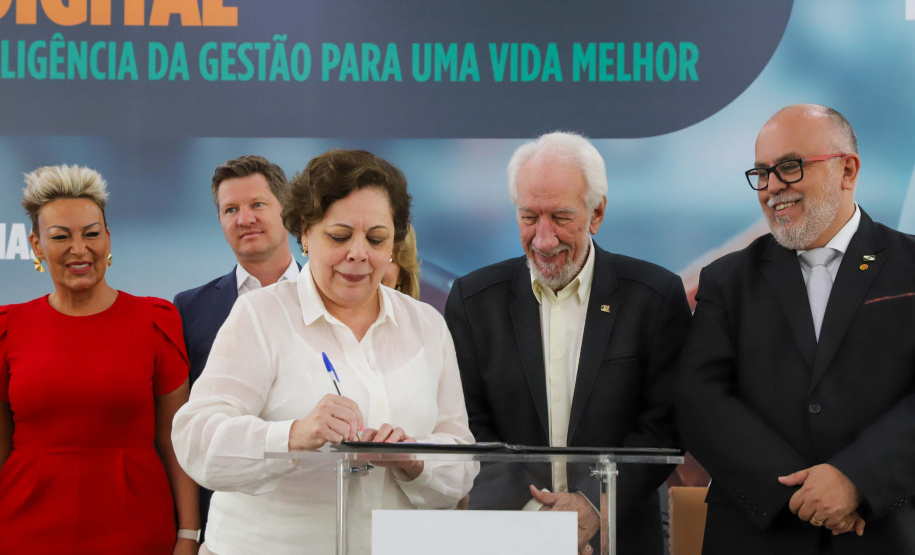 Paraná sedia encontro da rede de centros de inteligência estaduais para gestão do SUS