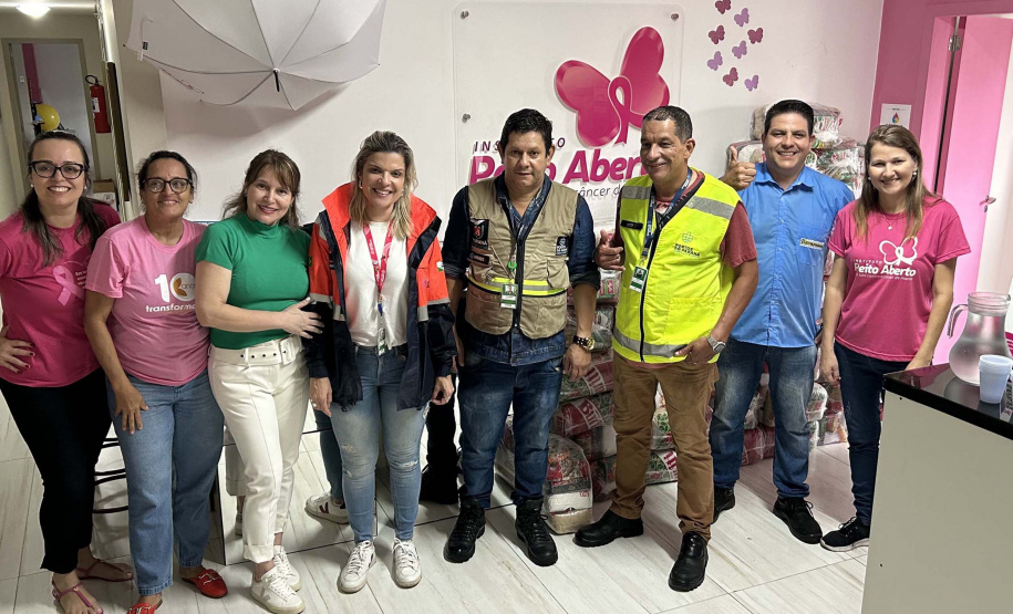 Cestas básicas arrecadadas na Corrida do Porto são distribuídas em Paranaguá