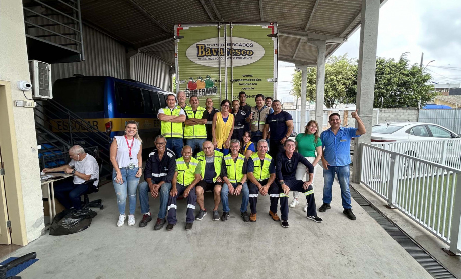 Cestas básicas arrecadadas na Corrida do Porto são distribuídas em Paranaguá
