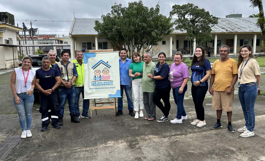 Cestas básicas arrecadadas na Corrida do Porto são distribuídas em Paranaguá